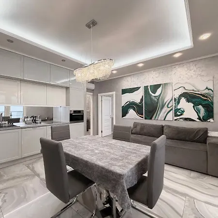 16 Kamanina 2-bedrooms 公寓 敖德萨