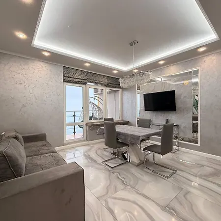 Apartment 16 Kamanina 2-bedrooms Odesa