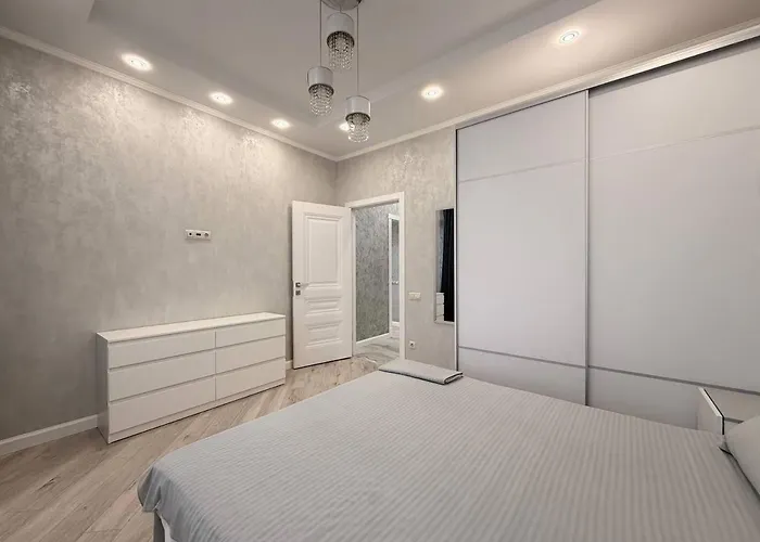 16 Kamanina 2-bedrooms * Odessa